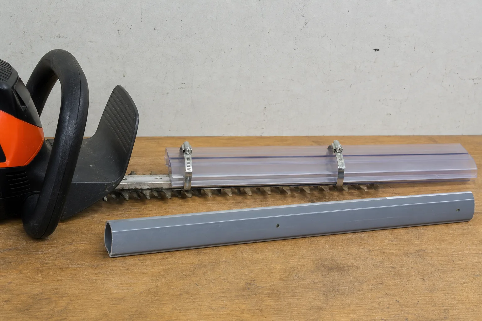 Abdeck- und Schutzblenden als DIY-Konzept fuer Heckenschere: Gefahren reduzieren